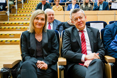 Od lewej: D. Nowak-Maluchnik, prof. PRz J. Strojny,