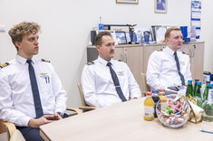 Studenci lotnictwa i kosmonautyki, specjalności pilotaż,