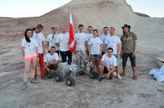 Legendary Rover Team z łazikiem marsjańskim